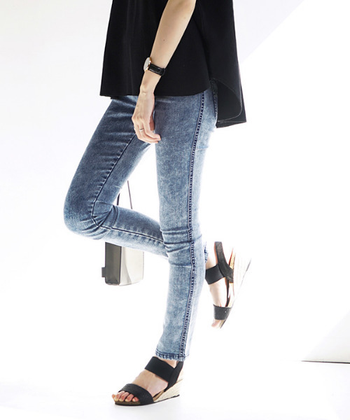 zootie(ズーティー)の「エアパンツ(その他パンツ・レディース・フューシャピンク/ストライプ/ブラック系その他/ブラック×ホワイト/チャコール/ブラック系その他2/マスタード/ケミカルウォッシュ/ダークベージュ/ブルー系その他/グレイッシュベージュ/ホワイト系その他/ネイビー/オリーブ/バーガンディー/インディゴブルー/ブラック/ブルー系その他2/チェック/グレー系その他/ブラウン/グリーン/ミント/ライトイエロー・S/M/L/LL/3L)」の17枚目の写真