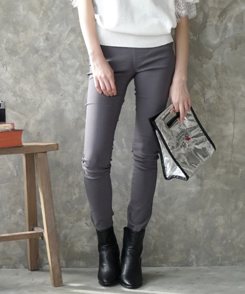 zootie(ズーティー)の「エアパンツ(その他パンツ・レディース・フューシャピンク/ストライプ/ブラック系その他/ブラック×ホワイト/チャコール/ブラック系その他2/マスタード/ケミカルウォッシュ/ダークベージュ/ブルー系その他/グレイッシュベージュ/ホワイト系その他/ネイビー/オリーブ/バーガンディー/インディゴブルー/ブラック/ブルー系その他2/チェック/グレー系その他/ブラウン/グリーン/ミント/ライトイエロー・S/M/L/LL/3L)」の8枚目の写真