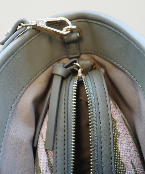 DouDou（ドゥドゥ）の「付属ショルダー付アソート丸底トート（トートバッグ・レディース・ブラック/グリーン・FREE）」の7枚目の写真