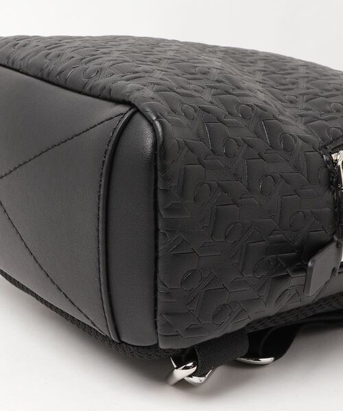   エンボスモノグラムロゴ ウエスト ボディーバッグ Calvin Klein Jeans Accessory（カルバン・クラインジーンズ