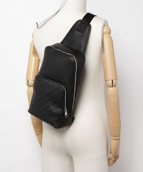   エンボスモノグラムロゴ ウエスト ボディーバッグ Calvin Klein Jeans Accessory（カルバン・クラインジーンズ