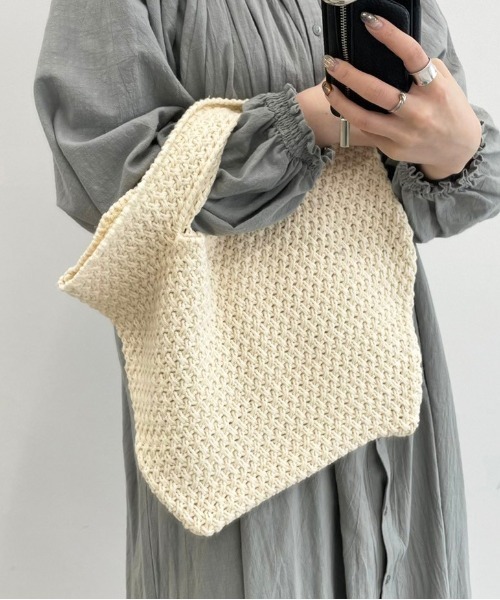 apres jour mignon(アプレジュールミニョン)の「【apresjour mignon×ARIAZ】ニットバッグ(ハンドバッグ・レディース・モカ/アイボリー/ベージュ系その他3・ONESIZE)」の2枚目の写真