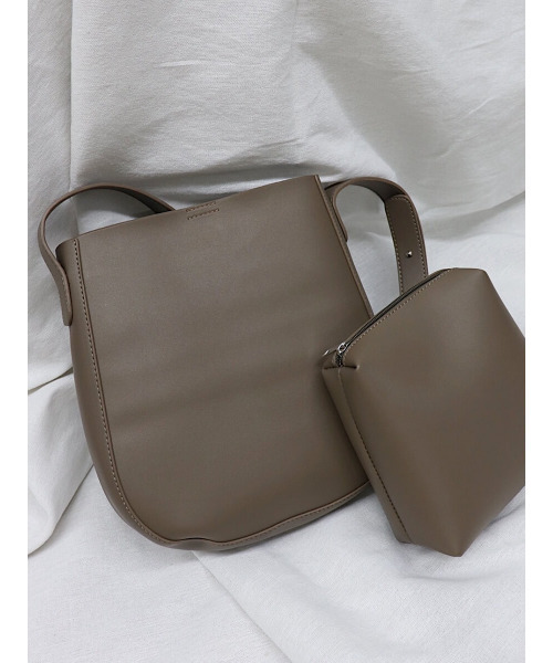 ISOOK（アイスー）の「Adjust round bag / アジャストラウンドバッグ（mi select）（トートバッグ・レディース・ブラック/グレイッシュベージュ/ブラウン・FREE）」の6枚目の写真