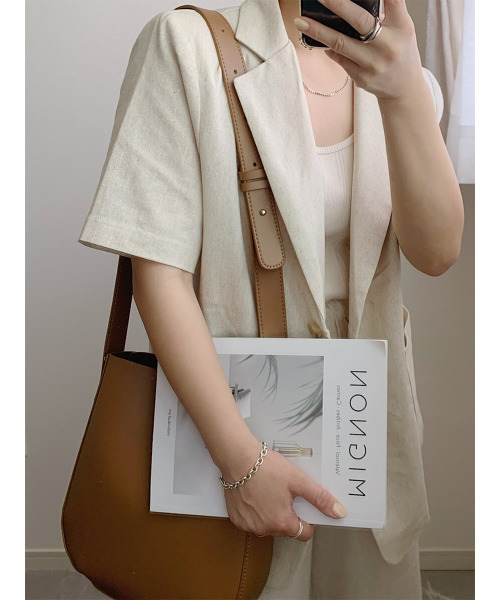 ISOOK（アイスー）の「Adjust round bag / アジャストラウンドバッグ（mi select）（トートバッグ・レディース・ブラック/グレイッシュベージュ/ブラウン・FREE）」の13枚目の写真