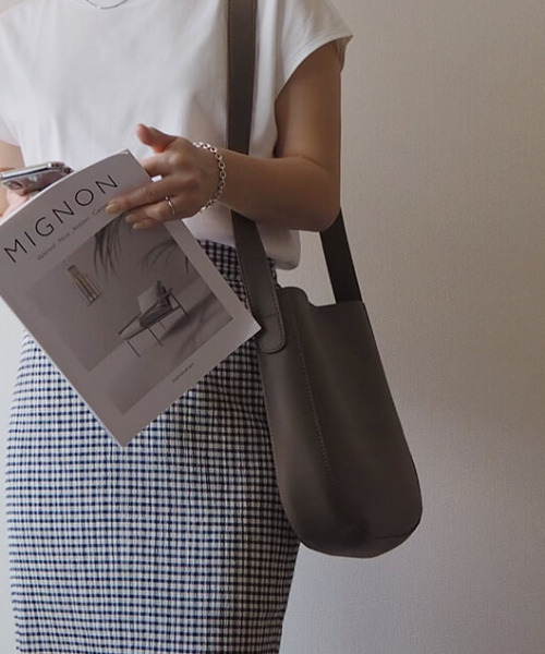 ISOOK（アイスー）の「Adjust round bag / アジャストラウンドバッグ（mi select）（トートバッグ・レディース・ブラック/グレイッシュベージュ/ブラウン・FREE）」の12枚目の写真
