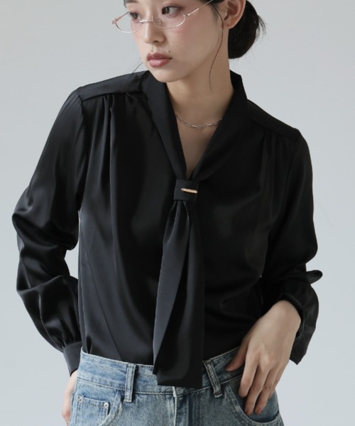 Ulysses（ユリシス）の「ボウタイブラウス（シャツ/ブラウス・レディース・ホワイト/グレー/キャメル/カーキ/ライトピンク/ブラック/イエロー・M/L）」の2枚目の写真