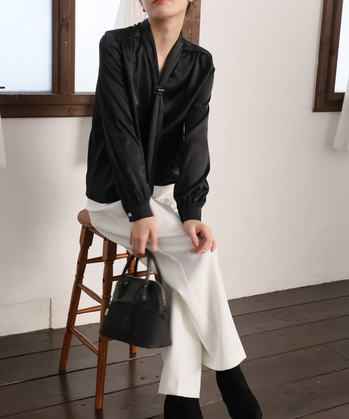 Ulysses（ユリシス）の「ボウタイブラウス（シャツ/ブラウス・レディース・ホワイト/グレー/キャメル/カーキ/ライトピンク/ブラック/イエロー・M/L）」の11枚目の写真