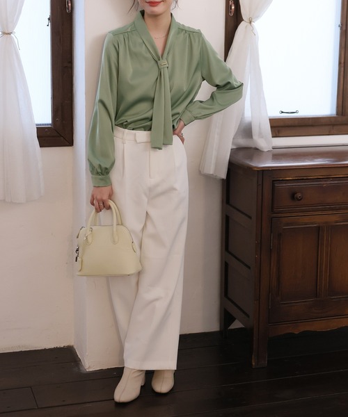 Ulysses（ユリシス）の「ボウタイブラウス（シャツ/ブラウス・レディース・ホワイト/グレー/キャメル/カーキ/ライトピンク/ブラック/イエロー・M/L）」の8枚目の写真