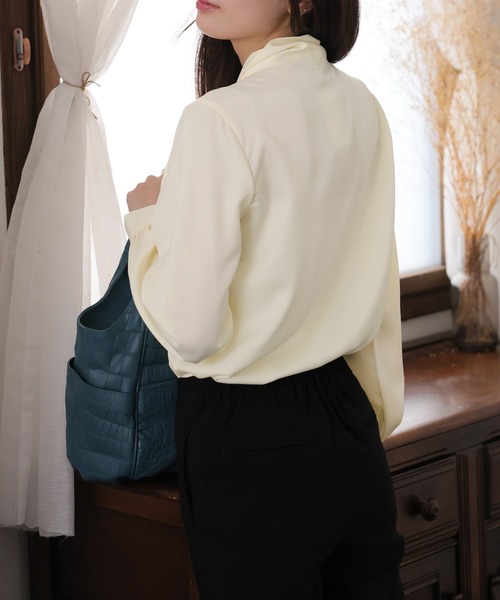 Ulysses（ユリシス）の「ボウタイブラウス（シャツ/ブラウス・レディース・ホワイト/グレー/キャメル/カーキ/ライトピンク/ブラック/イエロー・M/L）」の18枚目の写真