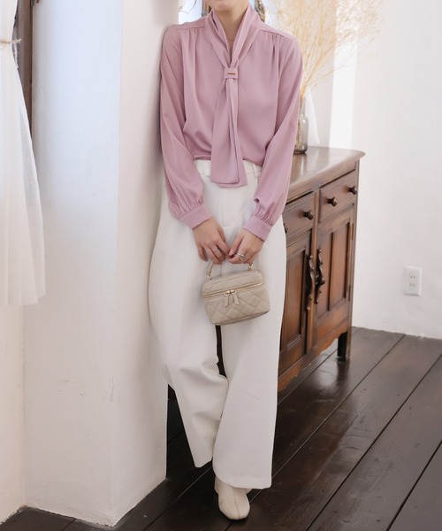 Ulysses（ユリシス）の「ボウタイブラウス（シャツ/ブラウス・レディース・ホワイト/グレー/キャメル/カーキ/ライトピンク/ブラック/イエロー・M/L）」の12枚目の写真