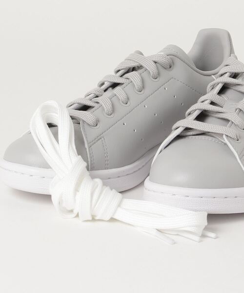 adidas（アディダス）の「【URBAN RESEARCH】 スタンスミス [STAN SMITH UR] アディダスオリジナルス（スニーカー・メンズ・グレー・22.5cm/23.5cm/24.5cm/25.5cm/26.5cm/27.5cm/28.5cm/23.0cm/24.0cm/25.0cm/26.0cm/27.0cm/28.0cm/29.0cm/22.0cm）」の4枚目の写真