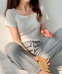 スクエアネックハーフスリーブTシャツ