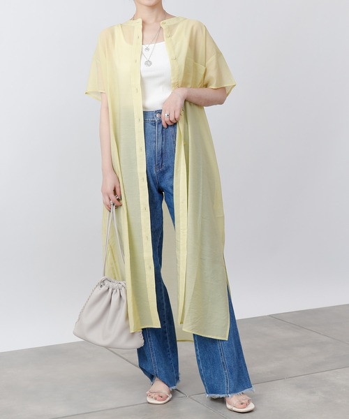 COLONY 2139（コロニートゥーワンスリーナイン）の「サステナブルシアーバンドカラーシャツワンピース（ワンピース・レディース・イエロー/ブラック/オフホワイト・MEDIUM/LARGE）」の15枚目の写真