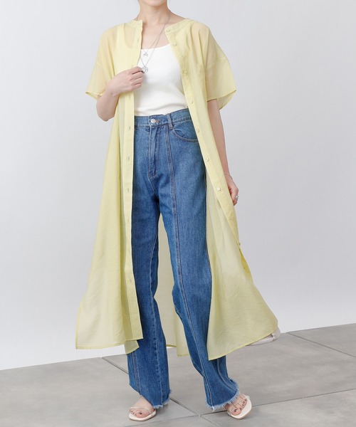 COLONY 2139（コロニートゥーワンスリーナイン）の「サステナブルシアーバンドカラーシャツワンピース（ワンピース・レディース・イエロー/ブラック/オフホワイト・MEDIUM/LARGE）」の16枚目の写真