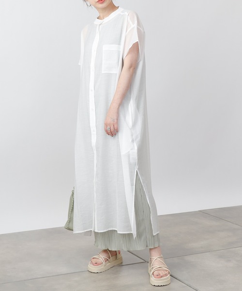 COLONY 2139（コロニートゥーワンスリーナイン）の「サステナブルシアーバンドカラーシャツワンピース（ワンピース・レディース・イエロー/ブラック/オフホワイト・MEDIUM/LARGE）」の8枚目の写真