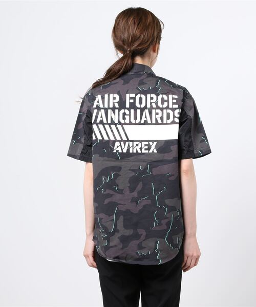 AVIREX（アヴィレックス）の「AVIREX/アヴィレックス フューチャー カモフラージュ コンビネーション シャツ/ SS FUTURE CAMOUFALAGE COMBINATION SHIRTS（シャツ/ブラウス・レディース・グリーン系カモフラージュ/Nat/DK.Gray・LARGE/MEDIUM/X-LARGE）」の6枚目の写真