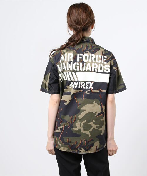 AVIREX（アヴィレックス）の「AVIREX/アヴィレックス フューチャー カモフラージュ コンビネーション シャツ/ SS FUTURE CAMOUFALAGE COMBINATION SHIRTS（シャツ/ブラウス・レディース・グリーン系カモフラージュ/Nat/DK.Gray・LARGE/MEDIUM/X-LARGE）」の5枚目の写真