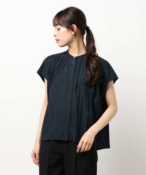 INTERPLANET（インタープラネット）の「パウダーサテンギャザーブラウス（シャツ/ブラウス・レディース・ネイビー/モカ/ラベンダー/グレイッシュベージュ・FREE）」の3枚目の写真