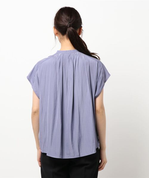 INTERPLANET（インタープラネット）の「パウダーサテンギャザーブラウス（シャツ/ブラウス・レディース・ネイビー/モカ/ラベンダー/グレイッシュベージュ・FREE）」の6枚目の写真