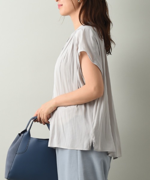 INTERPLANET（インタープラネット）の「パウダーサテンギャザーブラウス（シャツ/ブラウス・レディース・ネイビー/モカ/ラベンダー/グレイッシュベージュ・FREE）」の8枚目の写真