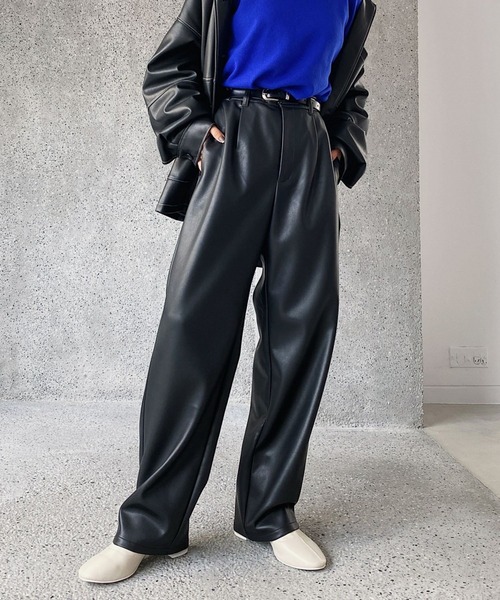 PAGEBOY（ページボーイ）の「フェイクレザーステッチパンツ（その他パンツ・レディース・ブラック/ブラウン系その他/アイボリー・SMALL/MEDIUM）」の5枚目の写真