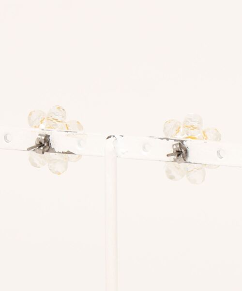 Me%（ミィパーセント）の「フラワービーズトップピアス（ピアス（両耳用）・レディース・その他/サックスブルー・FREE）」の3枚目の写真