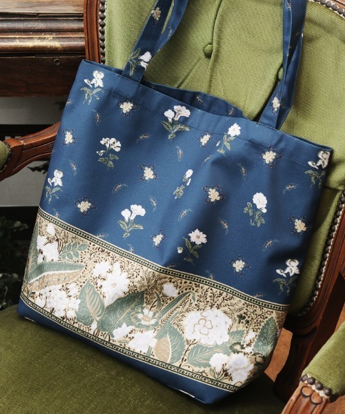axes femme（アクシーズファム）の「フラワーパネル柄トートバッグ（トートバッグ・レディース・ブラック/ラベンダー/ネイビー・MEDIUM）」の3枚目の写真