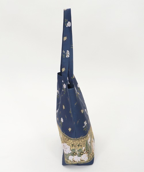 axes femme（アクシーズファム）の「フラワーパネル柄トートバッグ（トートバッグ・レディース・ブラック/ラベンダー/ネイビー・MEDIUM）」の13枚目の写真