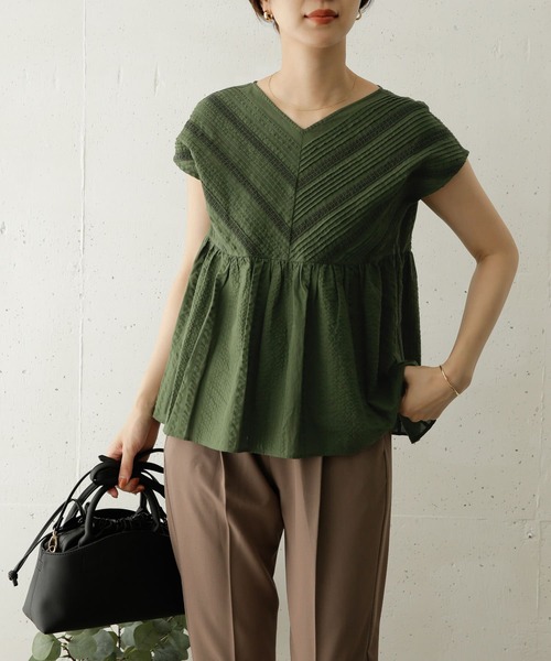 URBAN RESEARCH DOORS（アーバンリサーチドアーズ）の「タックレースフレンチブラウス（シャツ/ブラウス・レディース・ブラック/オフホワイト/カーキ・ONE）」の3枚目の写真