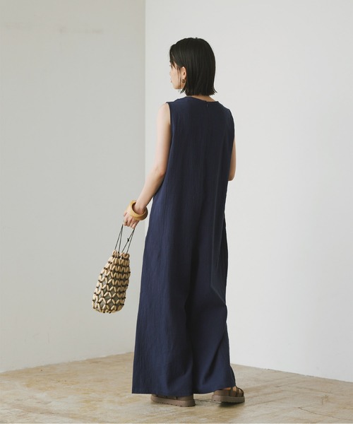 titivate(ティティベイト)の「ワイドシルエットノースリーブオールインワン(つなぎ/オールインワン・レディース・ベージュ/ネイビー/ダークオレンジ・S/M/L/PS(XS-S))」の18枚目の写真