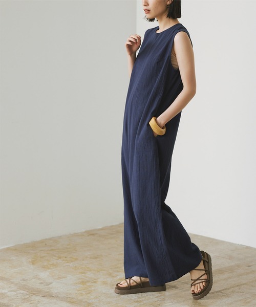 titivate(ティティベイト)の「ワイドシルエットノースリーブオールインワン(つなぎ/オールインワン・レディース・ベージュ/ネイビー/ダークオレンジ・S/M/L/PS(XS-S))」の12枚目の写真