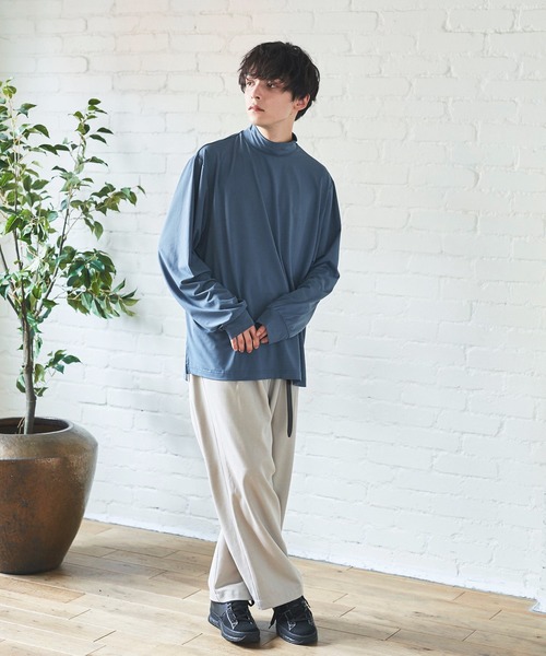 Alpinus(アルピナス)の「Alpinus - mock neck layered long t-shirt/モックネックレイヤードロンT(Tシャツ/カットソー・メンズ・ホワイト/ネイビー/グレイッシュベージュ・SMALL/MEDIUM)」の5枚目の写真