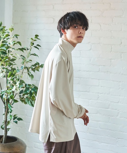 Alpinus(アルピナス)の「Alpinus - mock neck layered long t-shirt/モックネックレイヤードロンT(Tシャツ/カットソー・メンズ・ホワイト/ネイビー/グレイッシュベージュ・SMALL/MEDIUM)」の7枚目の写真