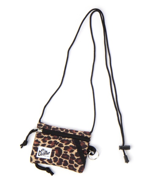 LEPSIM（レプシィム）の「Ｄｒｉｆｔｅｒコラボショルダーポーチ　956312（ポーチ・レディース・ブラック/アニマル/レオパード・ONE SIZE）」の2枚目の写真