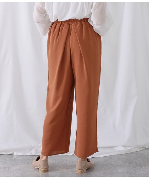 Alluge（アルージュ）の「求心タックパンツ（その他パンツ・レディース・オフホワイト/ブラウン/スミクロ・FREE）」の7枚目の写真