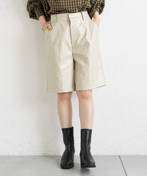 prose verse(プロズヴェール)の「合皮センターシームショートパンツ(その他パンツ・レディース・ブラック/アイボリー/ダークグリーン・FREE)」の2枚目の写真