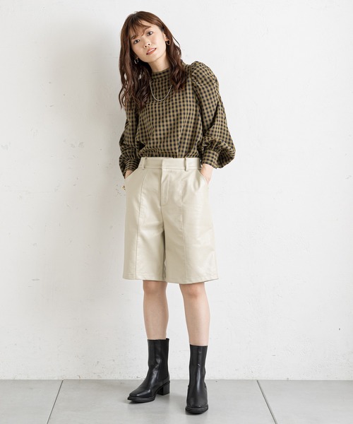 prose verse(プロズヴェール)の「合皮センターシームショートパンツ(その他パンツ・レディース・ブラック/アイボリー/ダークグリーン・FREE)」の7枚目の写真