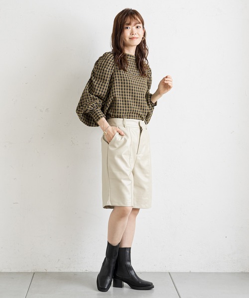 prose verse(プロズヴェール)の「合皮センターシームショートパンツ(その他パンツ・レディース・ブラック/アイボリー/ダークグリーン・FREE)」の10枚目の写真