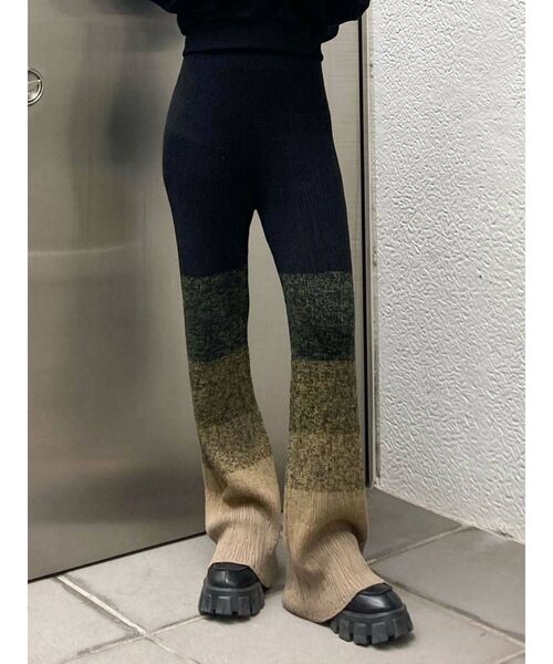 EMODA(エモダ)の「グラデーションリブパンツ(その他パンツ・レディース・ブラック/ブラウン/アイボリー・FREE)」の3枚目の写真