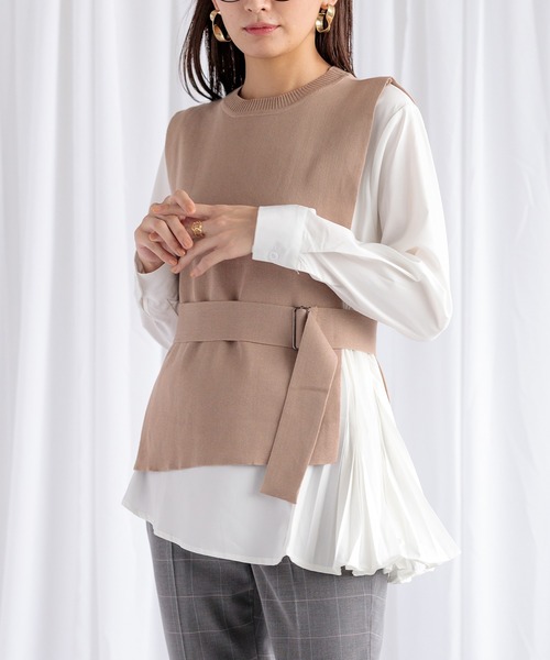 White Collection(ホワイトコレクション)の「【2021AW】サイドプリーツデザインブラウス&ベルト付きニットベスト・セットアンサンブル(ニット/セーター・レディース・ブラック/グレー/キャメル・FREE)」の3枚目の写真