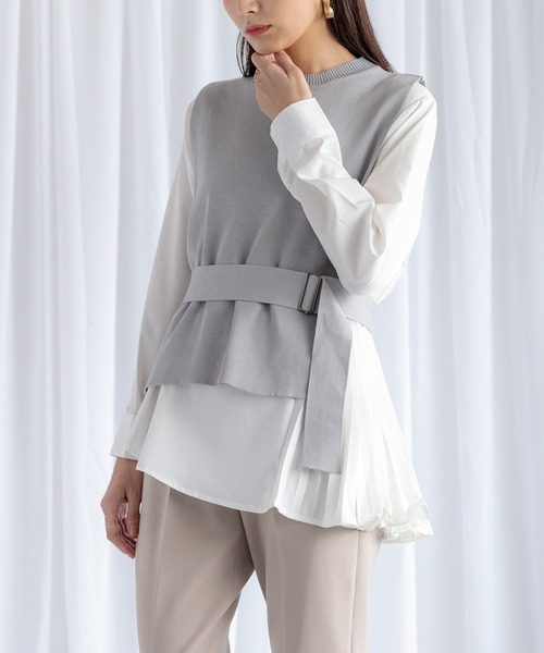 White Collection(ホワイトコレクション)の「【2021AW】サイドプリーツデザインブラウス&ベルト付きニットベスト・セットアンサンブル(ニット/セーター・レディース・ブラック/グレー/キャメル・FREE)」の2枚目の写真