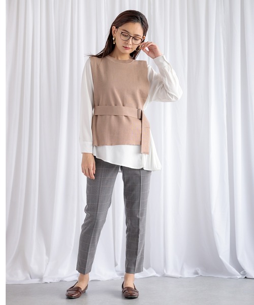 White Collection(ホワイトコレクション)の「【2021AW】サイドプリーツデザインブラウス&ベルト付きニットベスト・セットアンサンブル(ニット/セーター・レディース・ブラック/グレー/キャメル・FREE)」の6枚目の写真