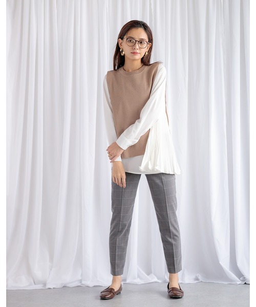 White Collection(ホワイトコレクション)の「【2021AW】サイドプリーツデザインブラウス&ベルト付きニットベスト・セットアンサンブル(ニット/セーター・レディース・ブラック/グレー/キャメル・FREE)」の9枚目の写真