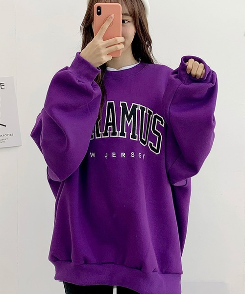 ROOPTOKYO（ループトウキョウ）の「PARAMUS MINNESOTA 配色刺繍 カレッジロゴ クルーネックスウェット トレーナー（スウェット・レディース・ホワイト/ホワイト系その他/ブラック/ブラック系その他/グレー/グリーン/グリーン系その他/ブルー/ブルー系その他/パープル/パープル系その他/ピンク系その他・FREE）」の10枚目の写真