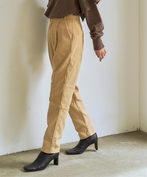 titivate(ティティベイト)の「コーデュロイ切替テーパードパンツ(その他パンツ・レディース・イエロー/ブラウン/アイボリー/ブルー・M/L/S)」の1枚目の写真