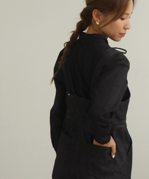 AULI（アウリィ）の「【低身長向けサイズ】フレアデニムサロペット（サロペット/オーバーオール・レディース・ブラック/インディゴブルー・S/XS/XXS）」の6枚目の写真