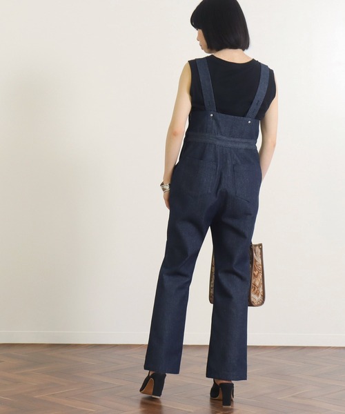 AULI（アウリィ）の「【低身長向けサイズ】フレアデニムサロペット（サロペット/オーバーオール・レディース・ブラック/インディゴブルー・S/XS/XXS）」の16枚目の写真