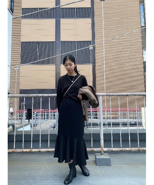 WC(ダブル シー)の「スウェットマーメイドスカート(スカート・レディース・ブラック/グレー・FREE)」の4枚目の写真