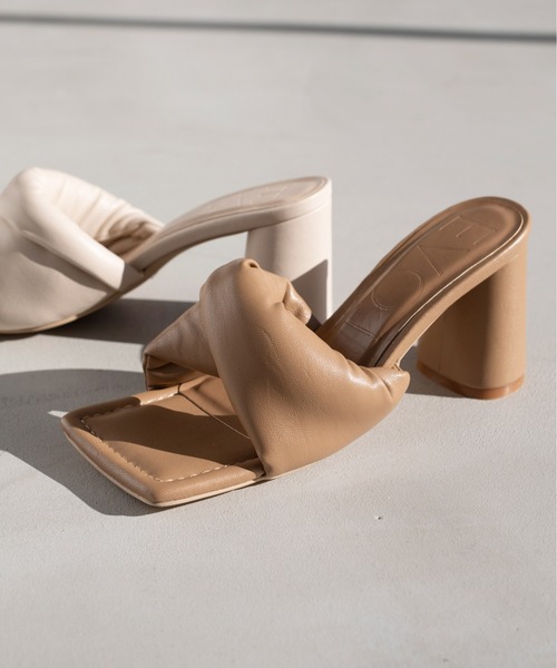 EVOL(イーボル)の「【EVOL】スクエアクッションサンダル IS9742(サンダル・レディース・ブラック/ベージュ/グレー/アイボリー・S/M/L)」の4枚目の写真