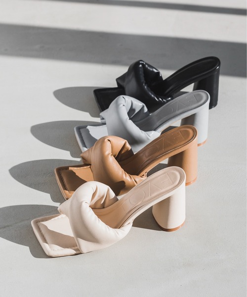 EVOL(イーボル)の「【EVOL】スクエアクッションサンダル IS9742(サンダル・レディース・ブラック/ベージュ/グレー/アイボリー・S/M/L)」の2枚目の写真